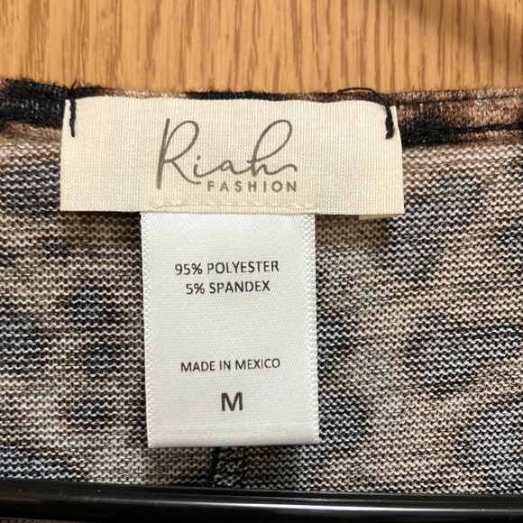 COPY - Leopard shirt with pockets women’s long sleeve - Picture 7 of 7